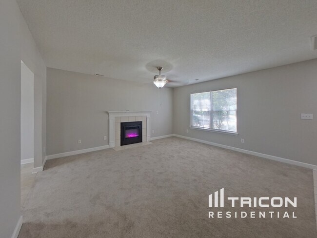 Building Photo - 2045 Sunset Village Drive Charlotte NC