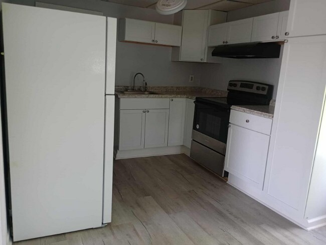 Foto del edificio - 529 N Centre St