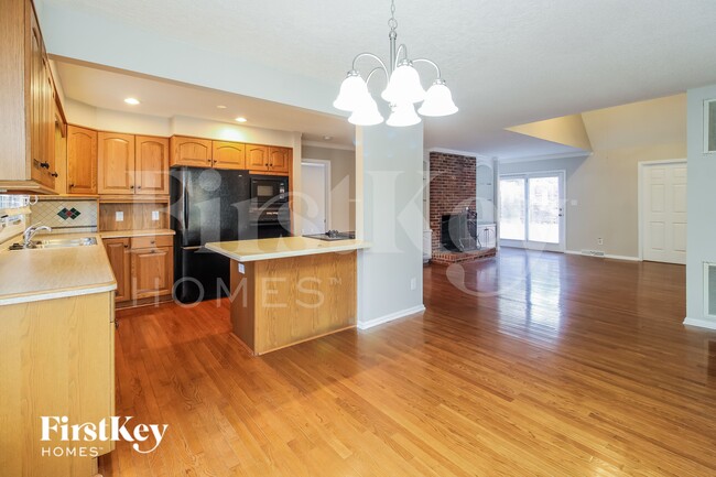 Building Photo - 1301 Westminster Dr