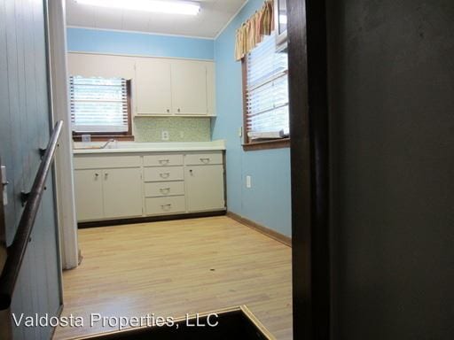 Building Photo - 807 Cherokee Ave