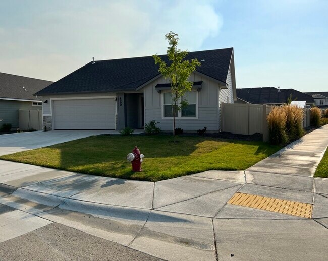 Foto del edificio - 2990 N Night Owl Ave