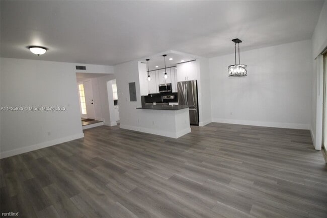 Building Photo - 3 br, 2.5 bath Townhome - 8340 SW 154th Ave