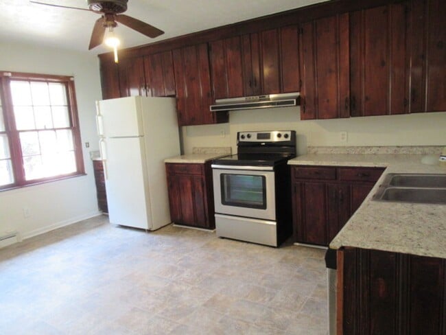 Building Photo - 131 Frances Pl