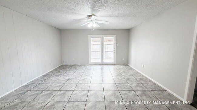 Building Photo - 7303 Ave X-103