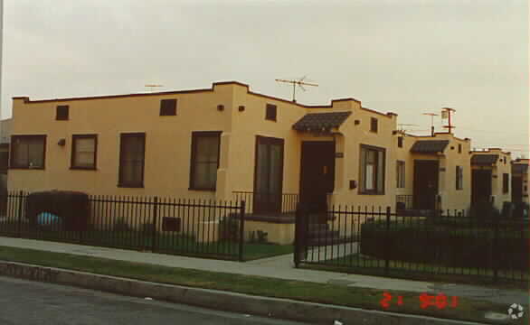 Primary Photo - 1173-1181 39th Pl