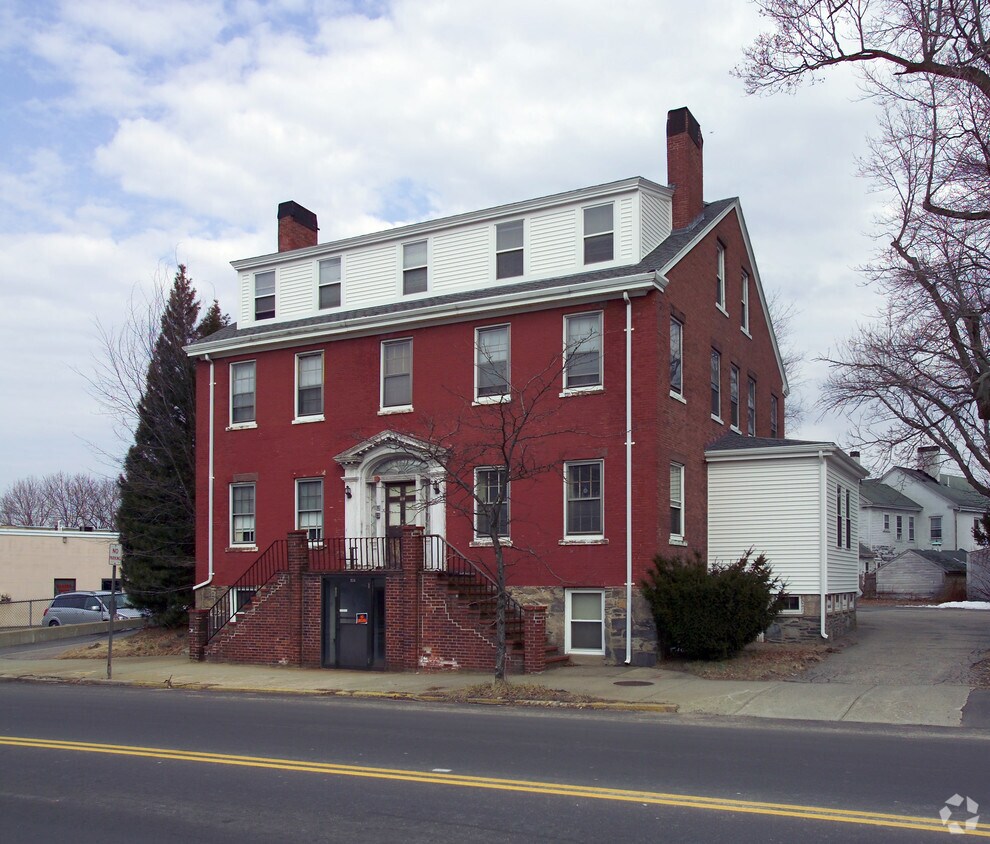 Primary Photo - 114 Weir St