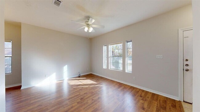 Building Photo - 1500 Maglothin Ct