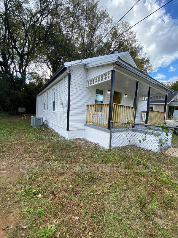 Primary Photo - 110 W Mitchell St