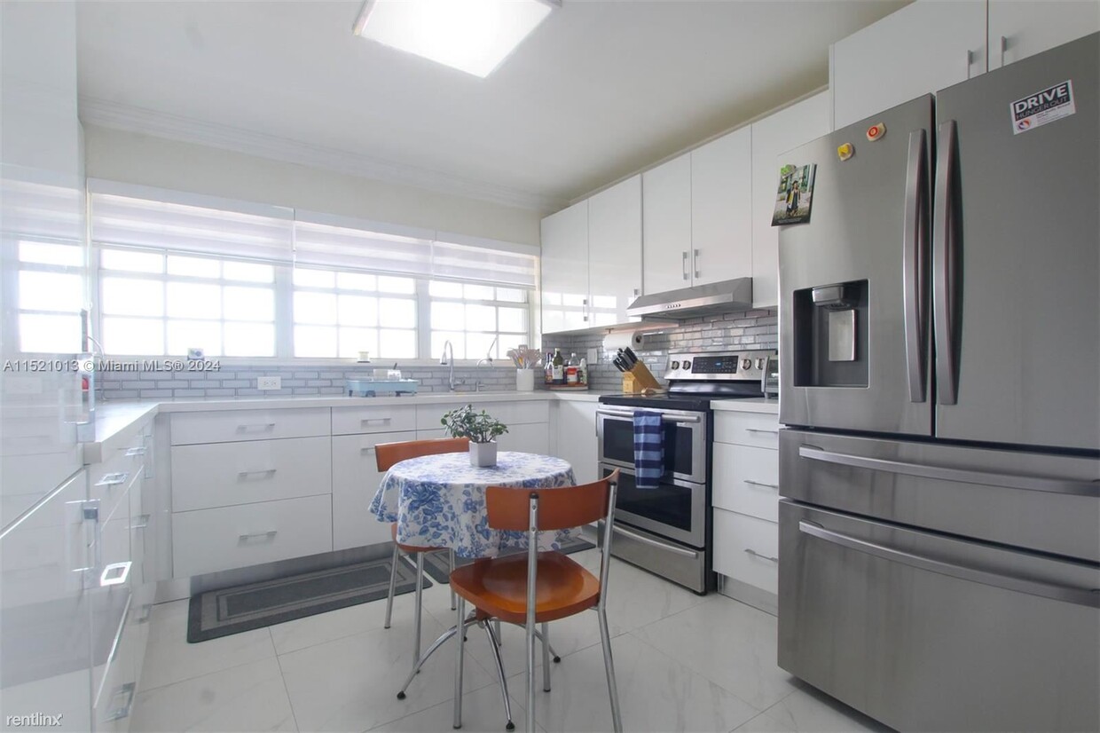 Primary Photo - 3 br, 2 bath House - 49 Majorca Ave Apt 303