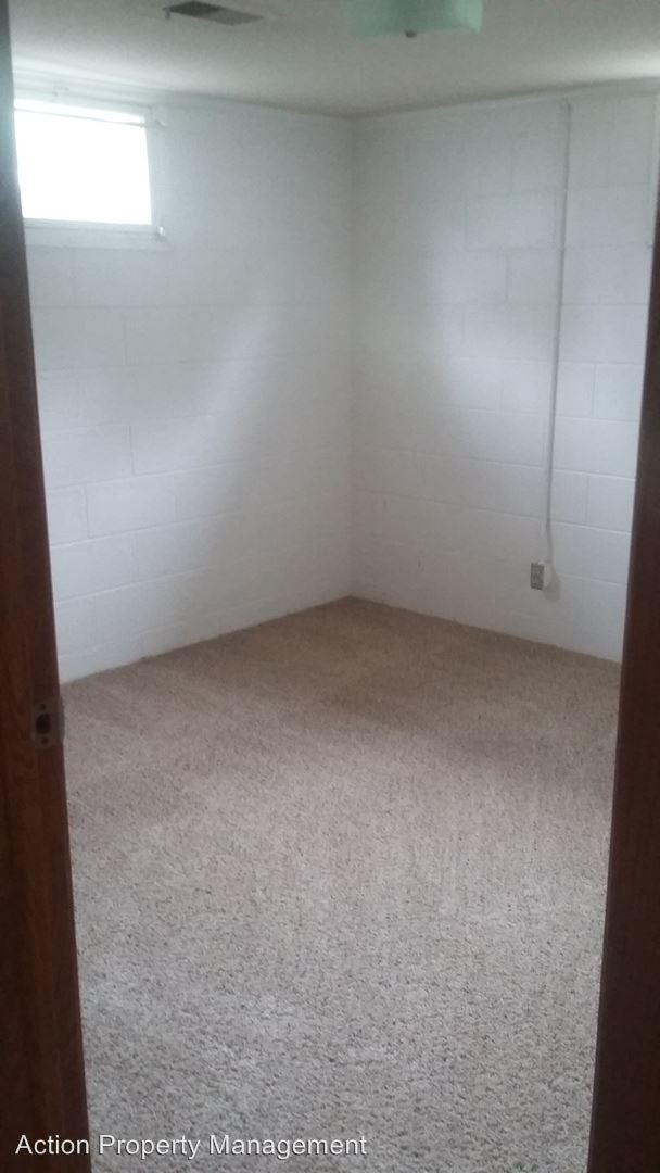 Building Photo - 2 br, 1 bath Apartment - 806 1/2 N Adams