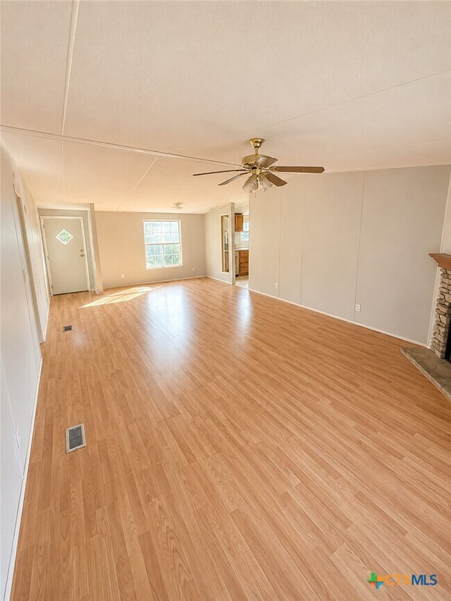 Building Photo - 156 Sonnyland Dr