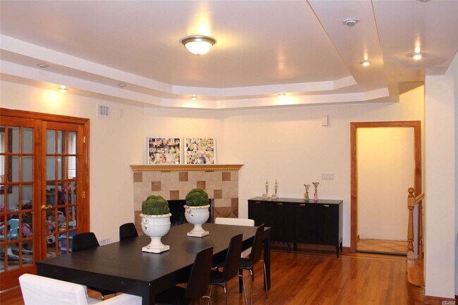 Building Photo - 353 Woodmere Blvd