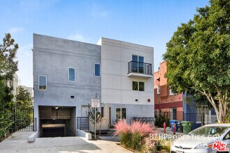 Building Photo - 6032 Romaine St