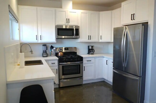 Foto del edificio - 3977 Dalton Ave