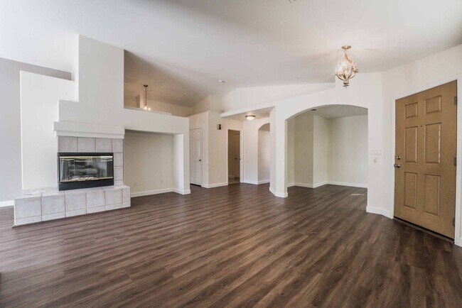 Foto del edificio - Beautiful 2 bedroom home in the heart of G...