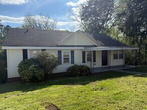 Building Photo - 300 E O'neal St