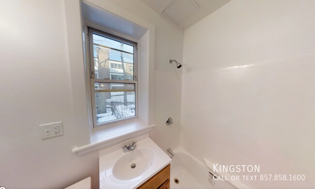 Building Photo - 10 Vinal St