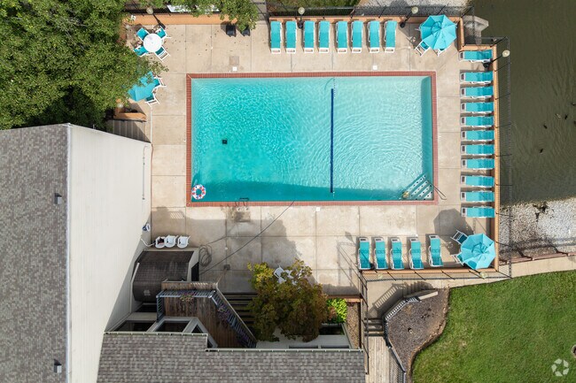 Piscina - Westchester Village