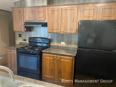 Primary Photo - Home Available to Lease - Apply Today!