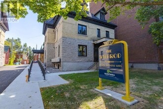 Building Photo - 476-476 Rue Wilbrod St