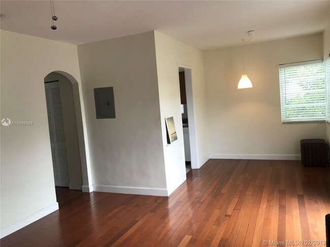 Building Photo - 1776 Normandy Dr