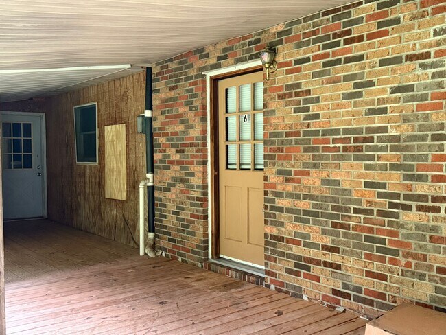 Foto del edificio - 2506 Elizabethton Hwy