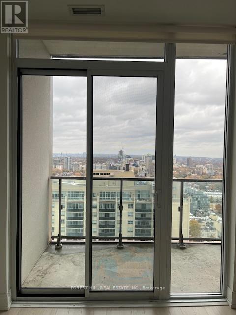 Building Photo - 310 Tweedsmuir Ave