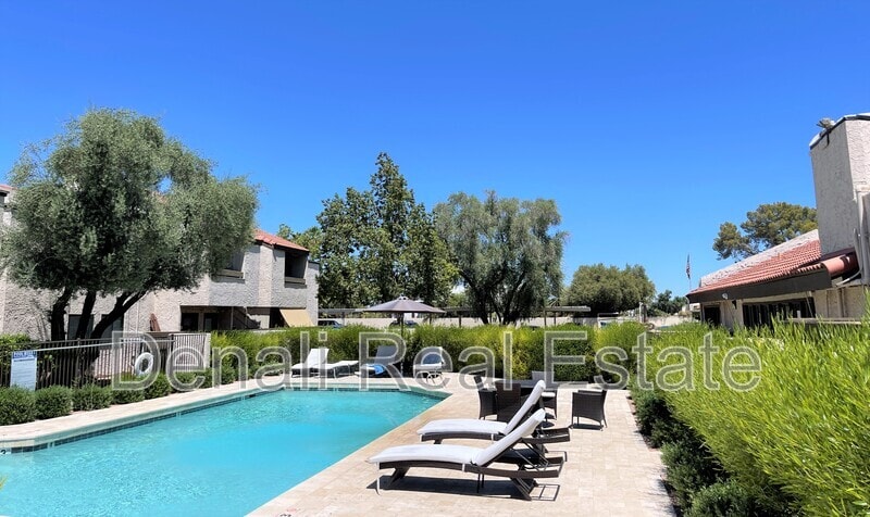 Primary Photo - 2938 N 61st Pl