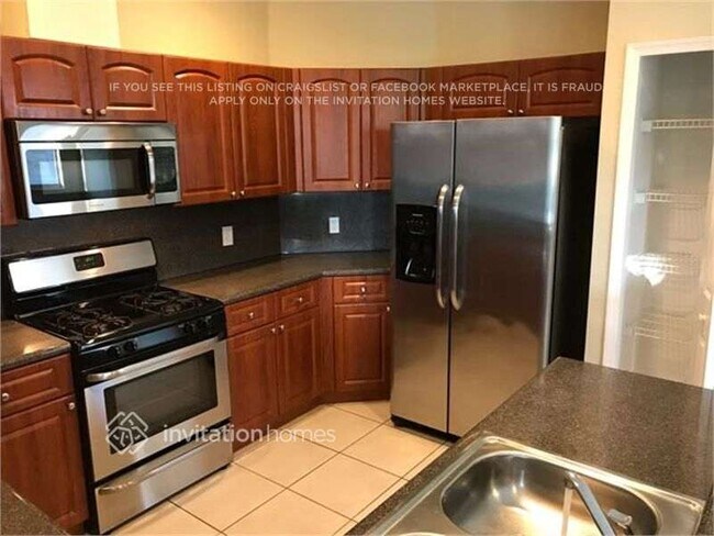 Foto del edificio - 10566 Galleria St