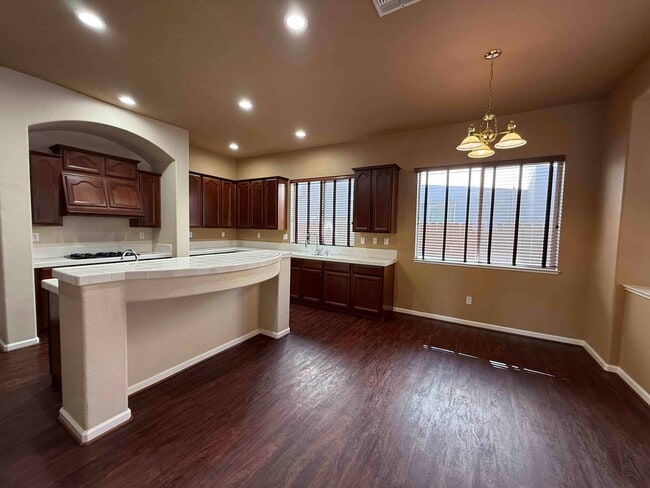 Building Photo - Absolutely Gorgeous Home in Gated Rosevill...