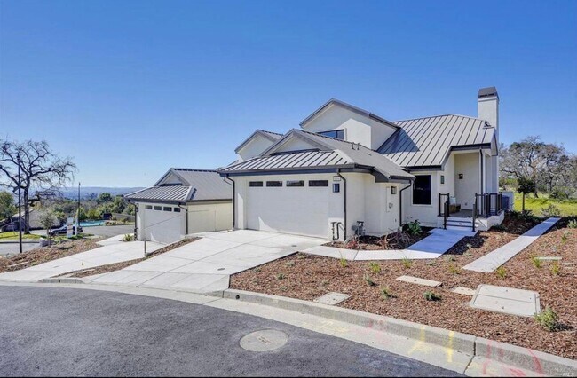 Foto del edificio - Beautiful Fountaingrove Home - includes: w...