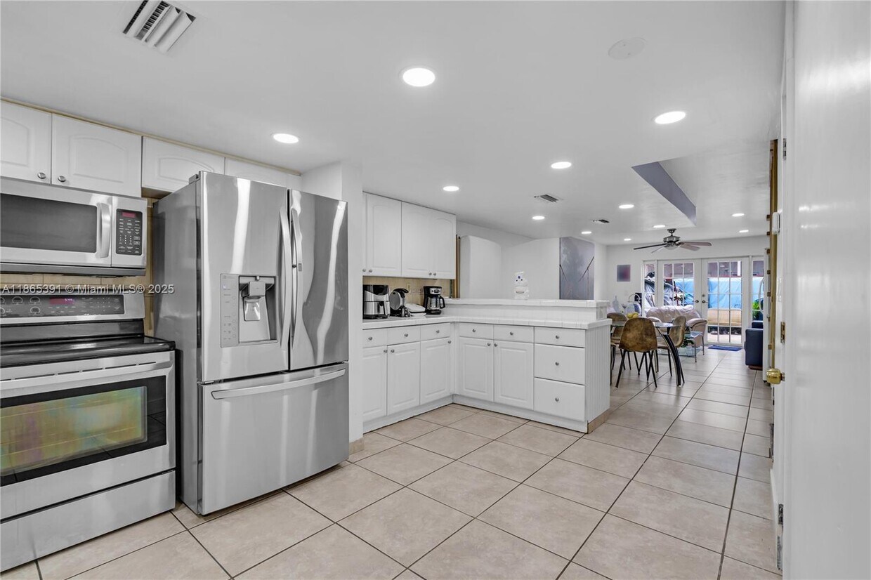 Primary Photo - 4428 W 10th Ct