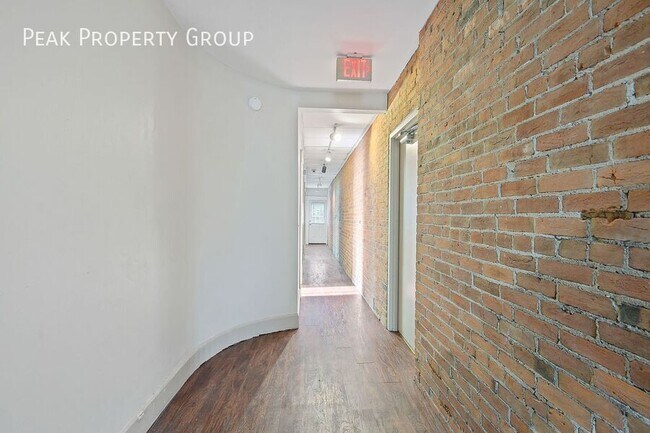 Photo - 30 E Hollister St Apartment