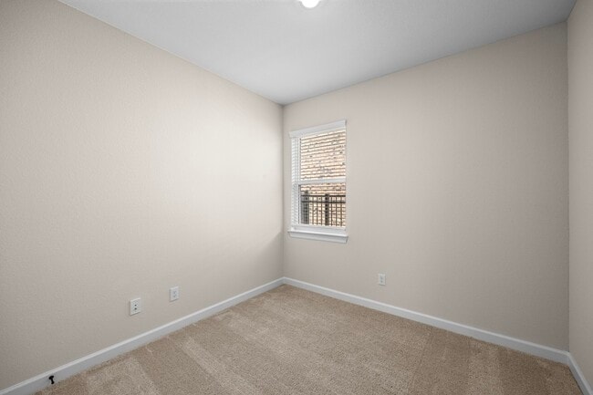 Building Photo - 3081 Sorrento Hl Dr