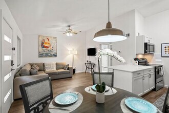 Building Photo - 710 W 34th St