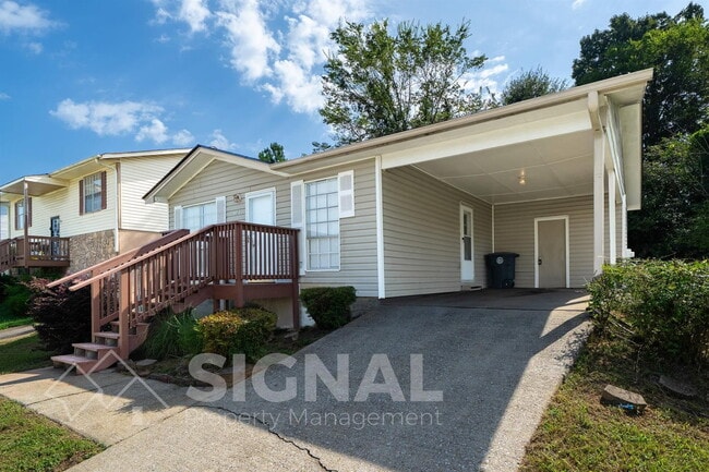 Building Photo - 1827 Huntington Dr