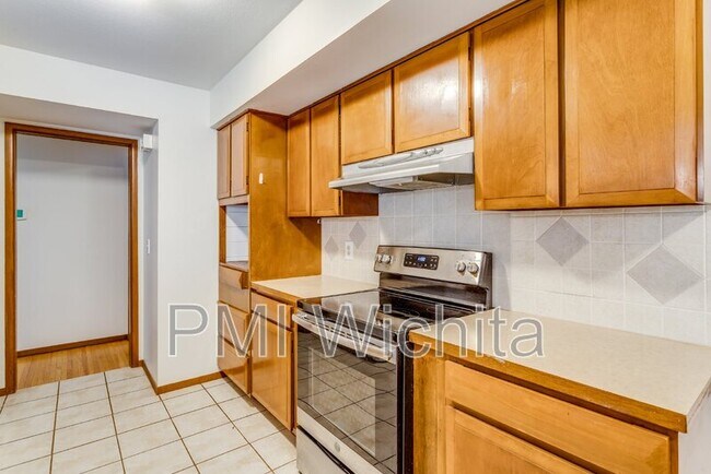 Foto del edificio - 9315 W 9th St N