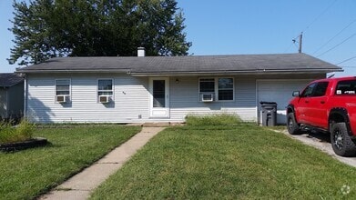 Building Photo - 210 8th St E