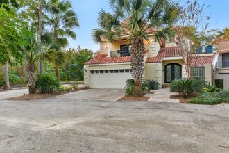 Building Photo - 15 W Shady Ln