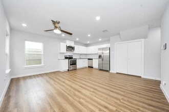 Building Photo - 6617 Bacher St