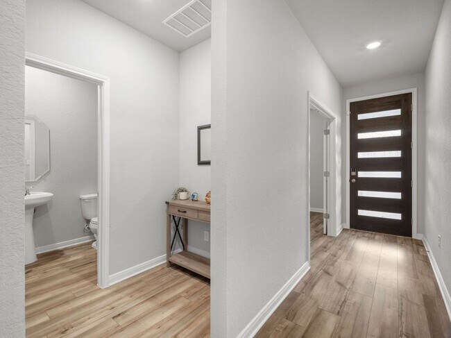Foto del edificio - 29339 Frontier Wy