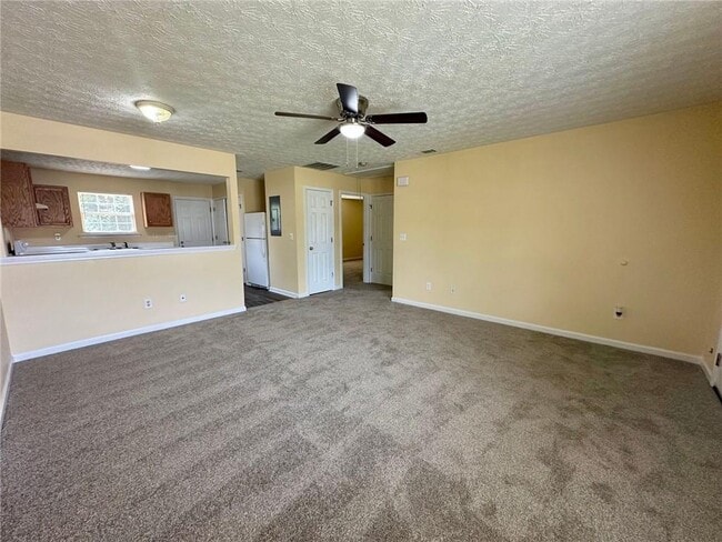 Building Photo - 655 Baron Dr