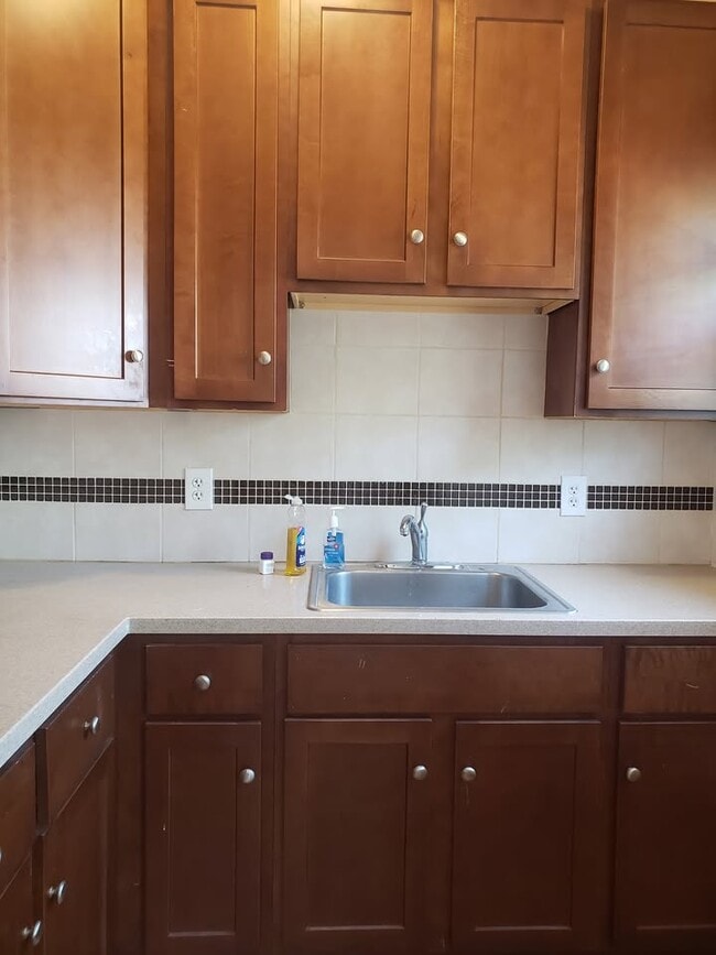 Building Photo - 234 Howard Ave