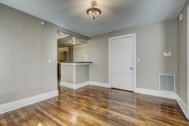 Building Photo - Charming and Spacious 1 Bedroom Brownstone...