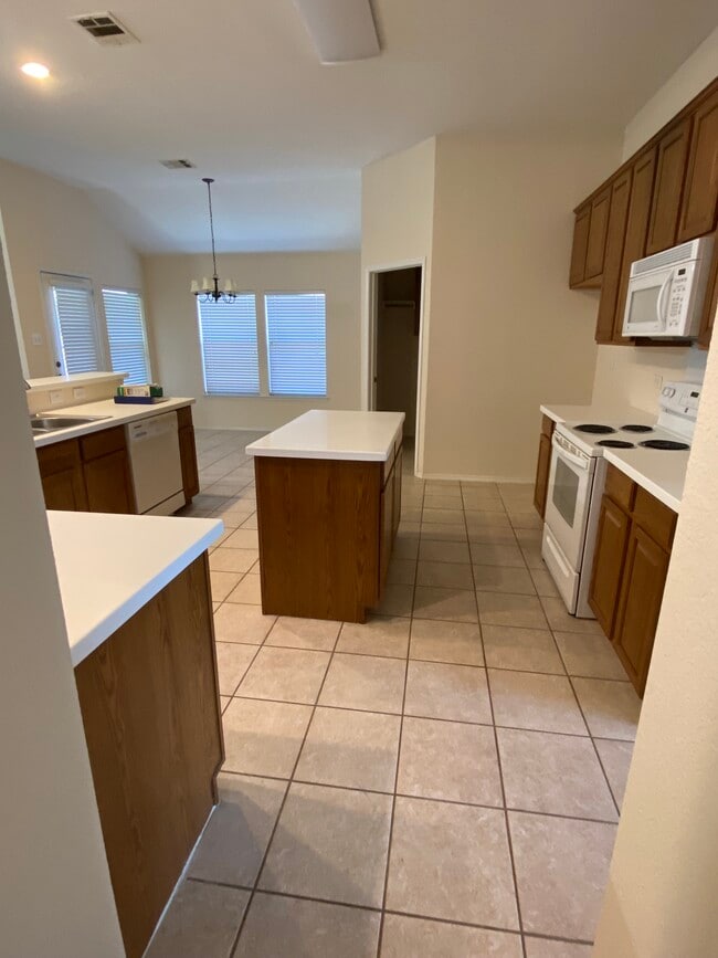 Building Photo - 112 Cherrytree Trl