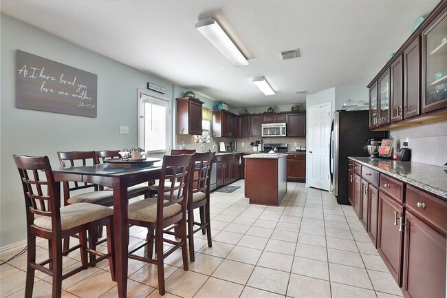 Building Photo - 21711 Cascade Hollow Ln