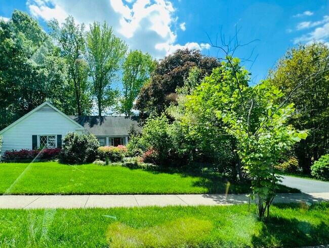 Photo - 8221 Chivalry Rd House