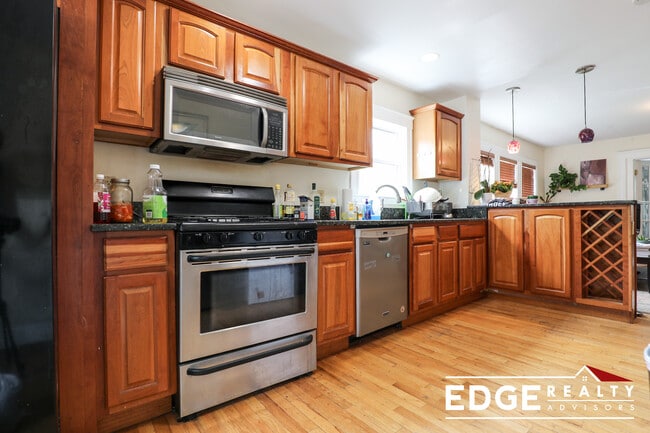 Building Photo - 5 Granite St