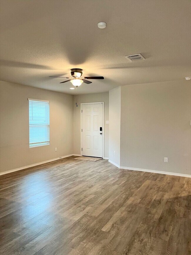 Building Photo - 7515 Crestway Ridge