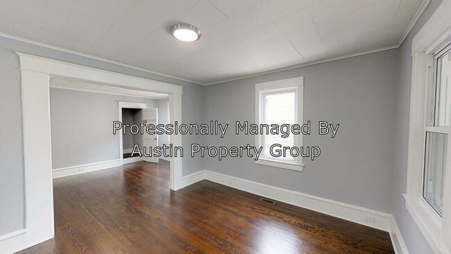 Building Photo - 147 E 4th Ave